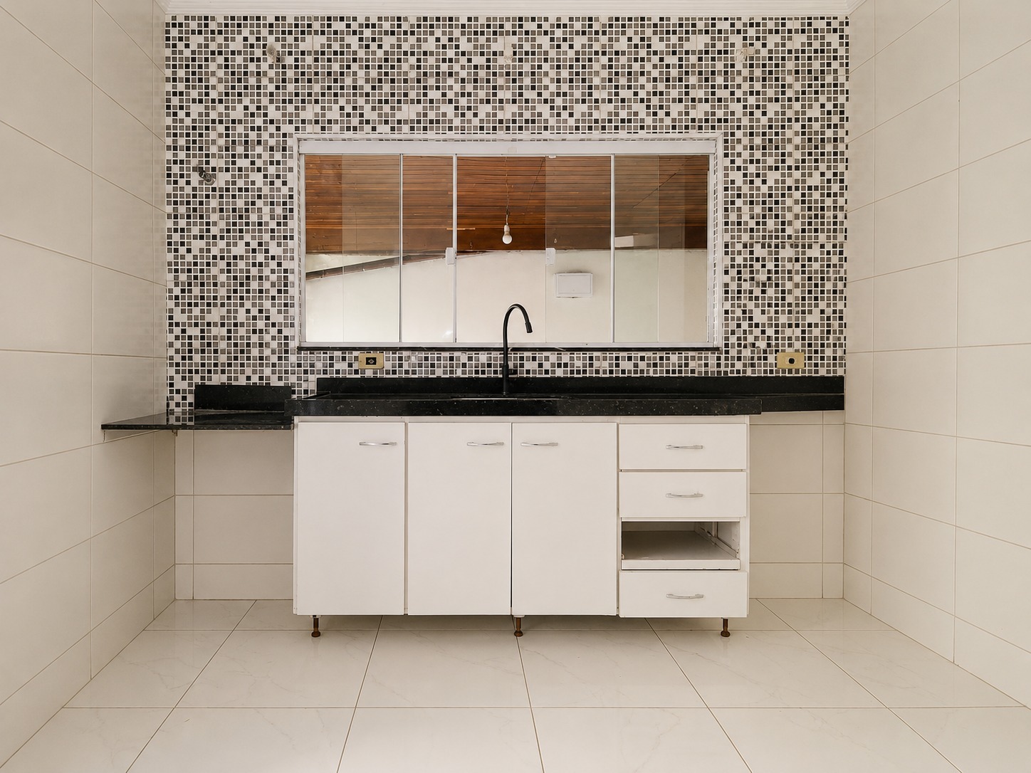 SOBRADO + KITNET INDEPENDENTE – PONTE NOVA