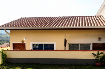 Casa em condominio com 2 quartos, sala, cozinha e lavanderia, pequeno quintal e vaga para 1 carro  cod. 1297