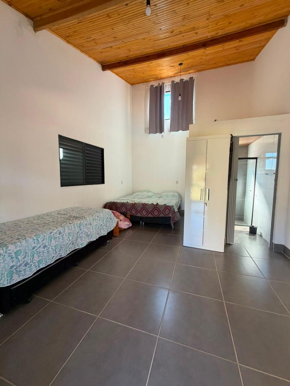 Chácara em Toledo - MG com: casa, 2 suites extras, picina, área gourmet cod. 1299