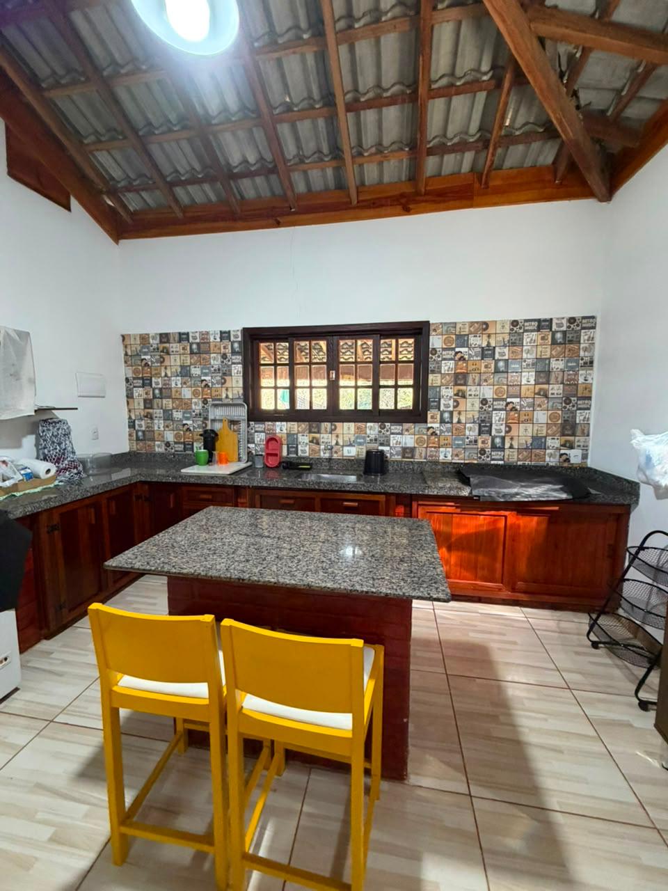 Chácara em Toledo - MG com: casa, 2 suites extras, picina, área gourmet cod. 1299