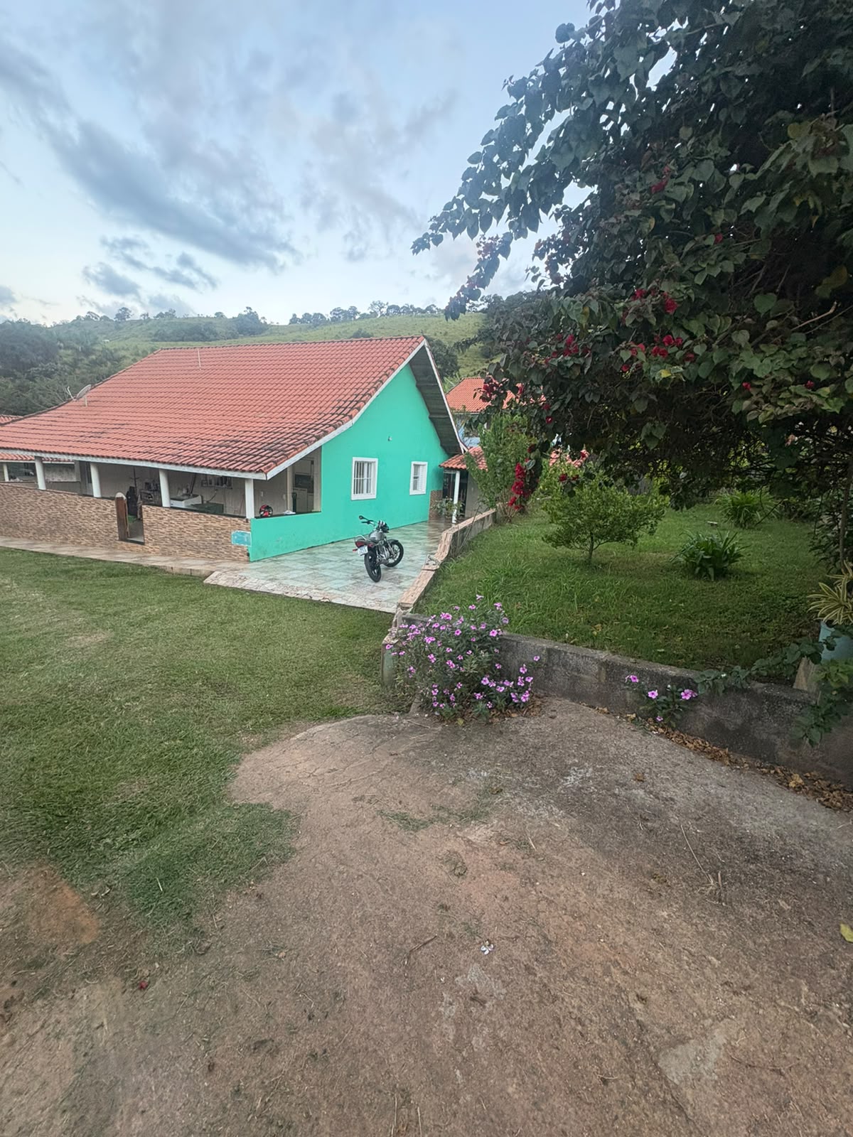 Chácara com 2 casas à venda em Camanducaia - MG Cód.1300