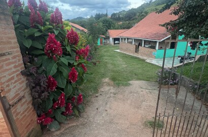 Chácara com 2 casas à venda em Camanducaia - MG Cód.1300
