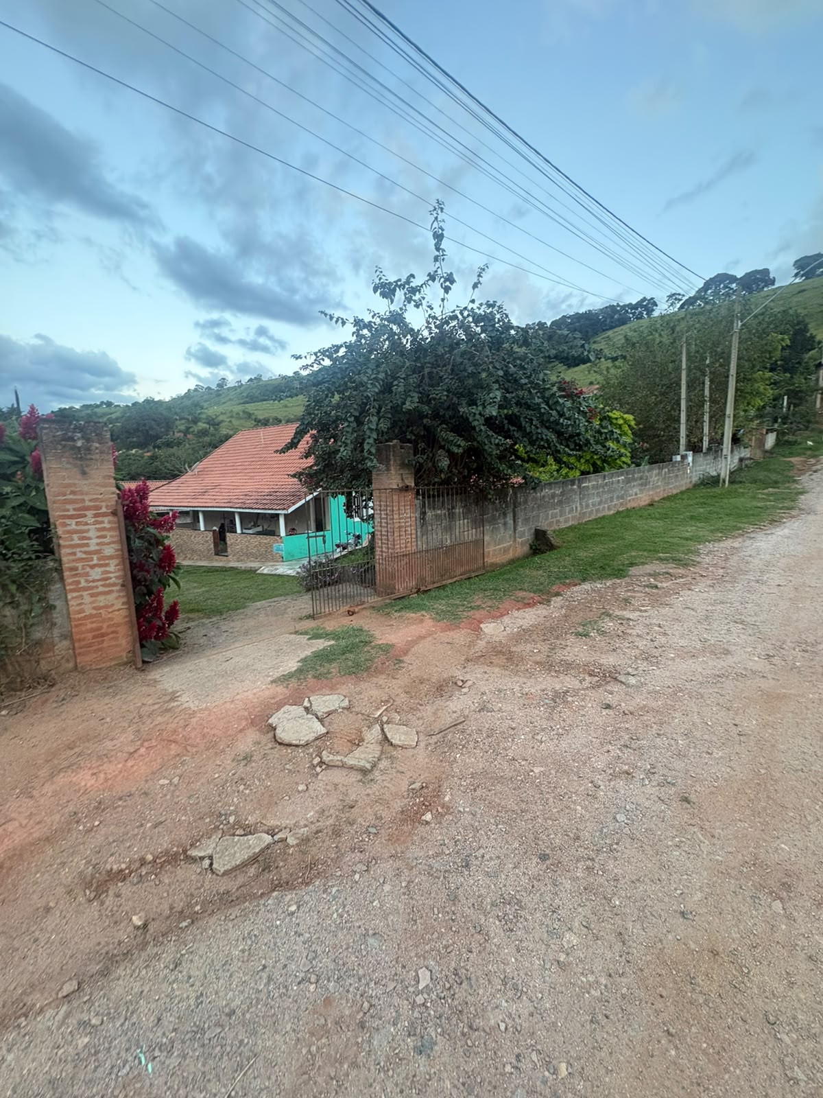 Chácara com 2 casas à venda em Camanducaia - MG Cód.1300