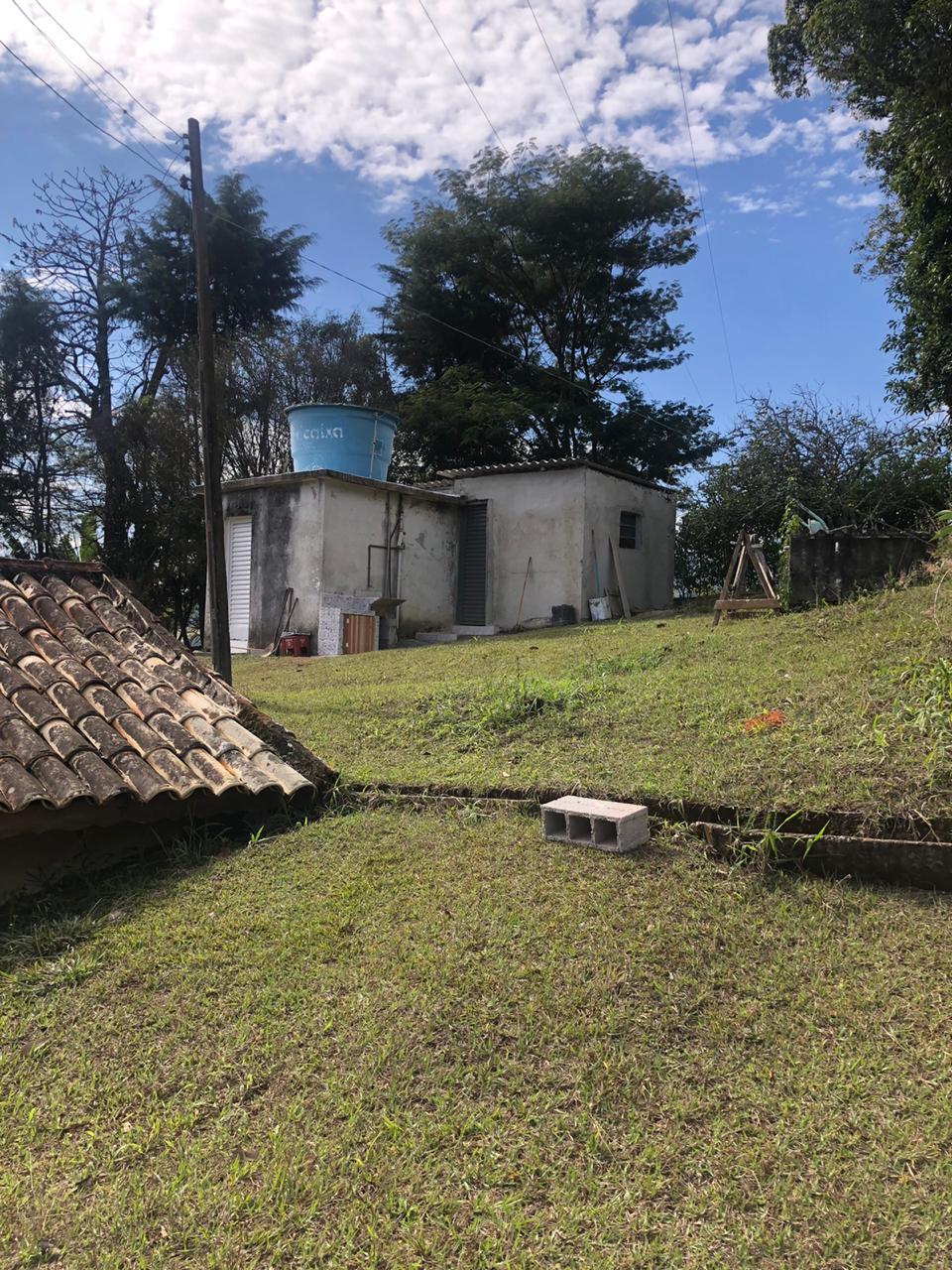 Chácara com piscina, suíte externa. Espaço gourmet. local Extrema MG | código 565