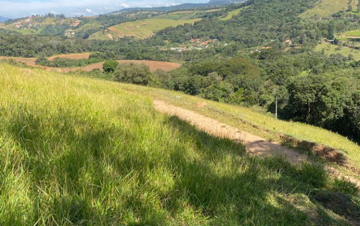 Terreno para chácara com linda vista panorâmica, boa chegada | Extrema - MG | código 721