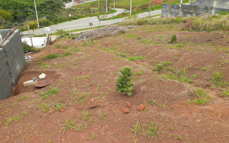 Lote em aclive ótima localização. Bairro com toda infraestrutura | Extrema - MG | código 747