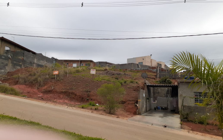 Lote em aclive ótima localização. Bairro com toda infraestrutura | Extrema - MG | código 747