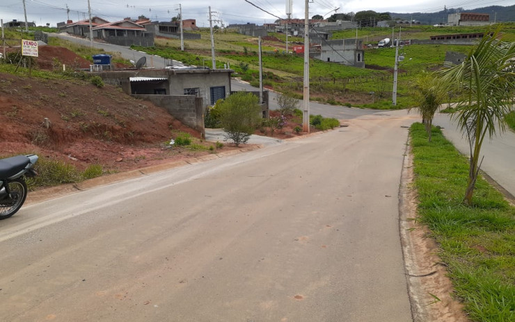 Lote em aclive ótima localização. Bairro com toda infraestrutura | Extrema - MG | código 747