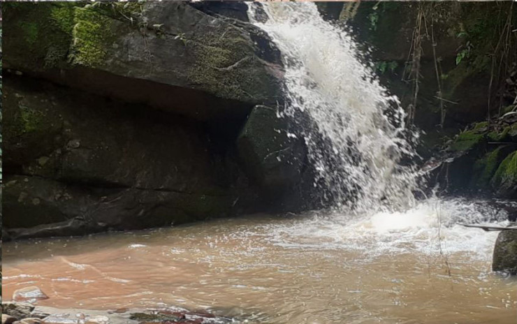 Terreno com 3 cachoeiras à 500 metros do asfalto | Extrema - MG | código 749