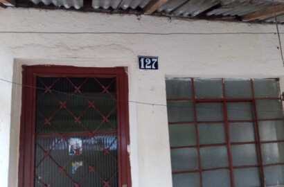 Casa no centro de Itapeva com 2 quartos, sala, cozinha, WC. | Itapeva - MG | código 774