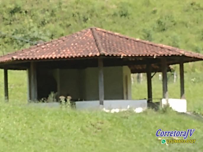 Linda Fazenda com casas. mais uma pousada para renda | Itapeva - MG  | código 957