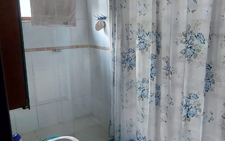 Chácara com casa tipo sobrado uma ampla suíte, sala de TV , + casa com 1 suíte | Itapeva - MG | código 885