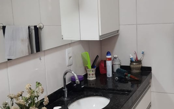 Chácara com casa tipo sobrado uma ampla suíte, sala de TV , + casa com 1 suíte | Itapeva - MG | código 885