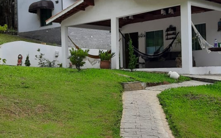 Chácara com casa tipo sobrado uma ampla suíte, sala de TV , + casa com 1 suíte | Itapeva - MG | código 885