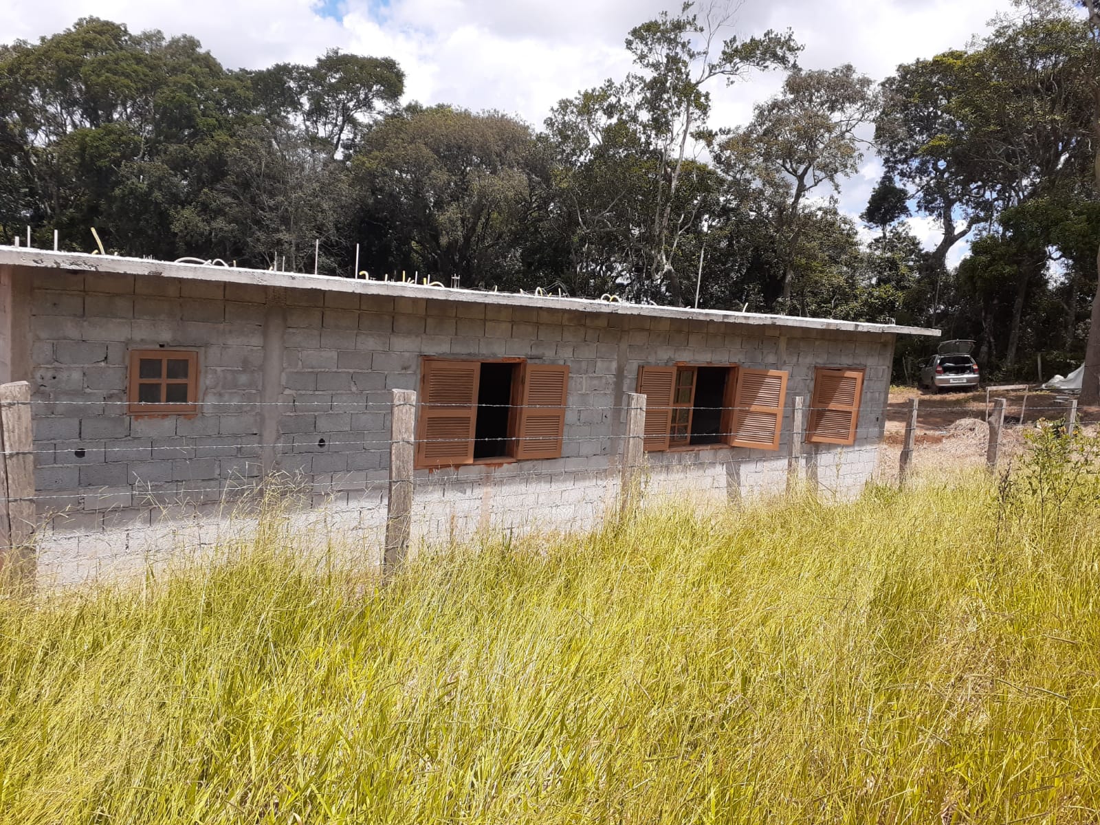 Chácara  Casa : 3 quartos, sendo  uma suíte, sala, 2 banheiros | Toledo - MG | código 893