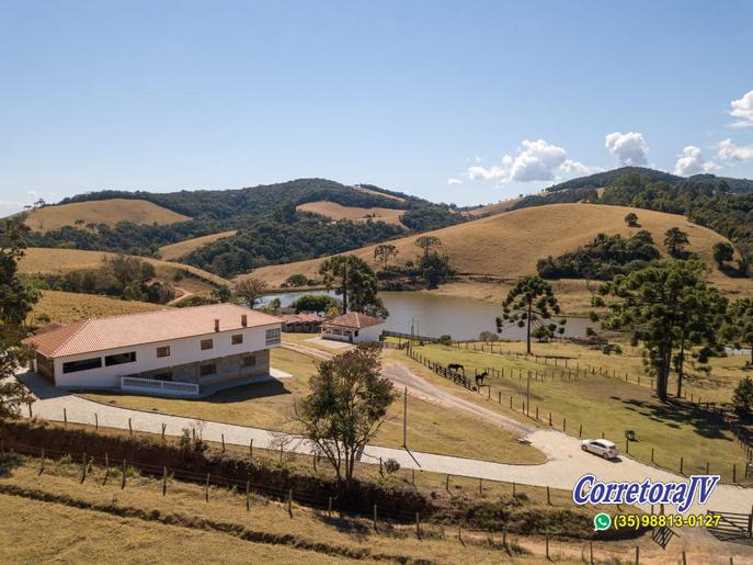 Linda fazenda com água ,luz topografia boa, vista panorâmica | Camanducaia - MG | código 899