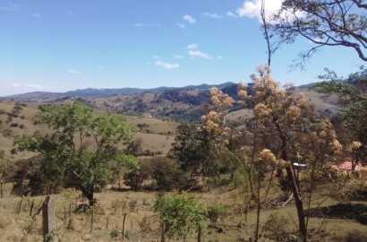 Terreno ótimo para formar um sítio com boa chegada | Extrema - MG | código 904