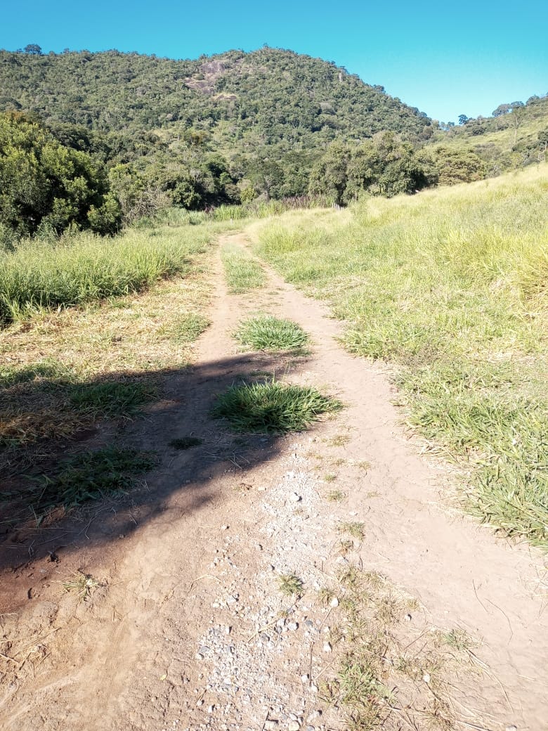 Terreno  urbano  com asfalto até o local, em:  Extrema MG | código 926