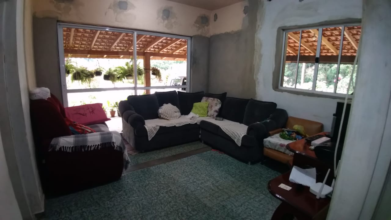 Sitio com casa sede e casa de caseiro, pequeno pomar | Itapeva - MG | código 934