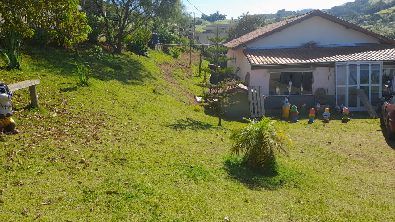 Chácara com piscina bem localizada, documentação ok | Extrema - MG | código 935