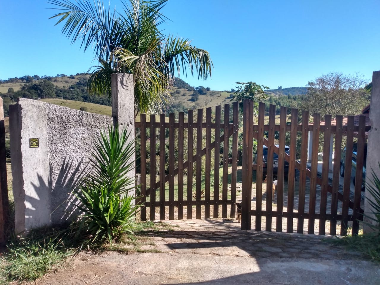 Chácara com 2 casas, internet, estrada asfaltada, poço caipira | Extrema MG | código 936