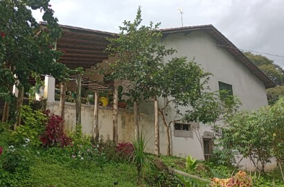Linda chácara com casa grande, poço artesiano | Extrema - MG  | código 953