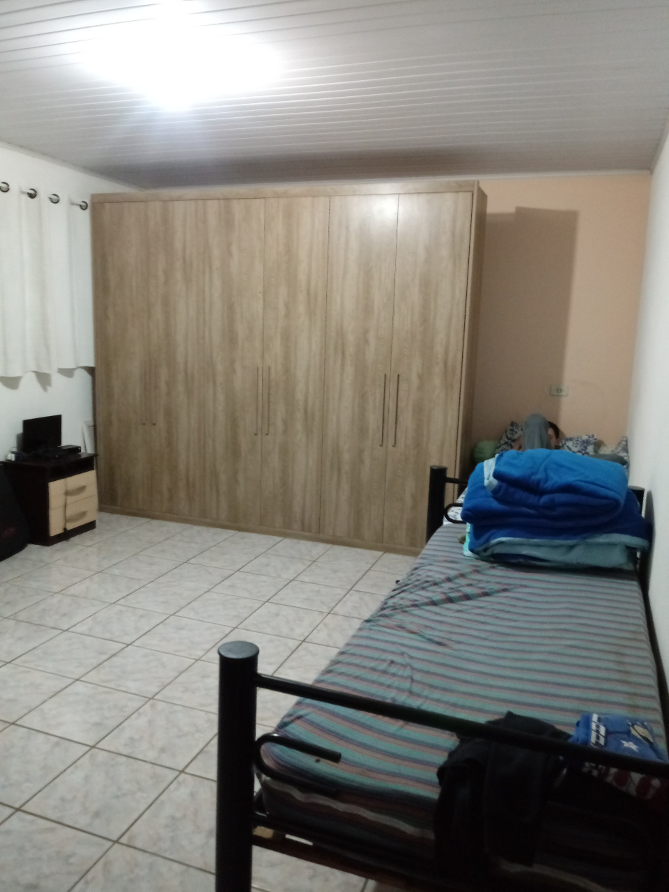 Sítio Casa sede 2 quartos grandes + 3 chalés + lago + córrego | Munhoz - MG  | código 972