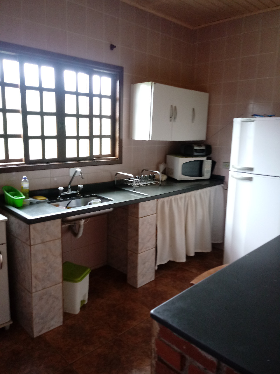 Sítio Casa sede 2 quartos grandes + 3 chalés + lago + córrego | Munhoz - MG  | código 972