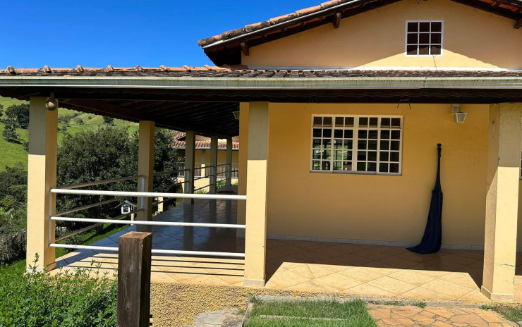 Sítio com2 casas, piscina, lago ornamental, churrasqueira | Cambuí - MG  | código 993