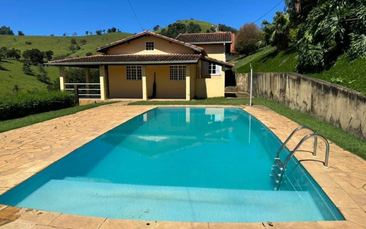 Sítio com2 casas, piscina, lago ornamental, churrasqueira | Cambuí - MG  | código 993