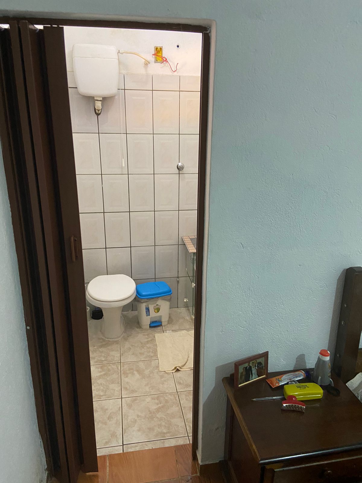 Belíssimo sítio com casa composta de 3 quarto; churrasqueira, piscina, 2 lagos de peixes em Toledo - MG  | código 1074